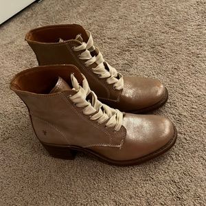 Rare NWOT Frye Gal Meets Glam Boots